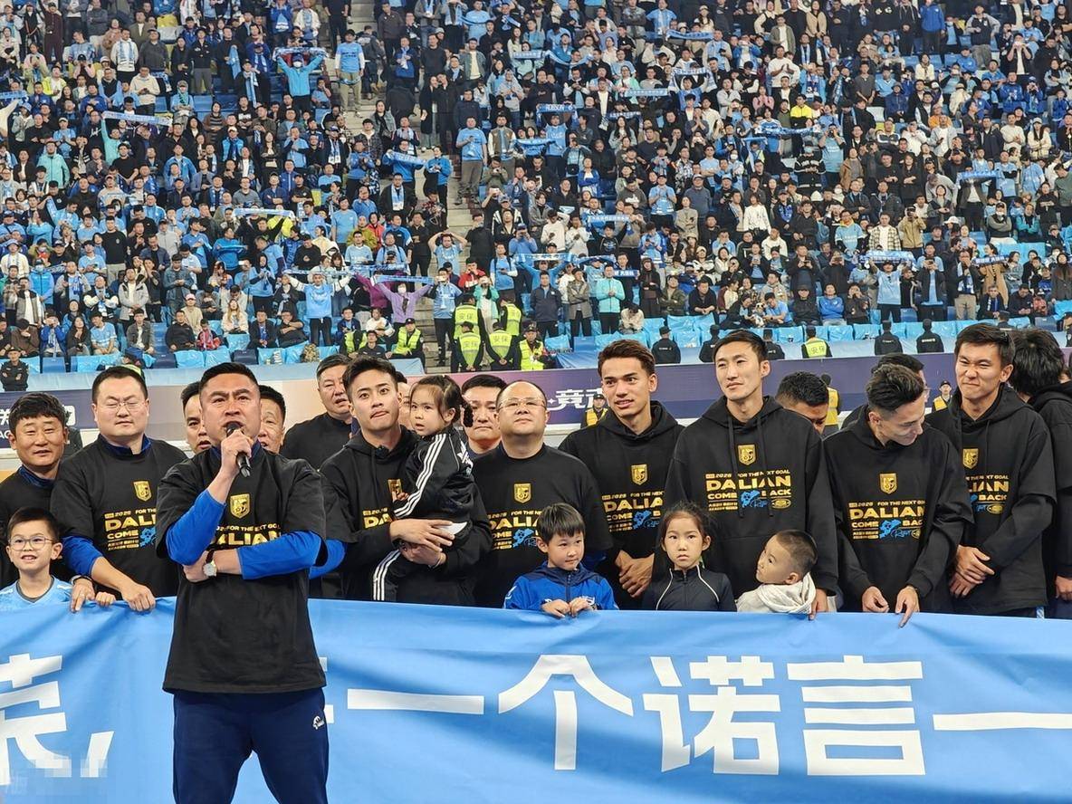 哈登回归首秀大放异彩，德约科维奇主场球迷高呼名字